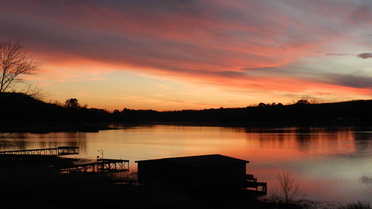 Guntersville Apartment | Fish Eagle Loft ~ On the Lake ~ Beautiful Views~Great Fishing~Wildlife Abounds