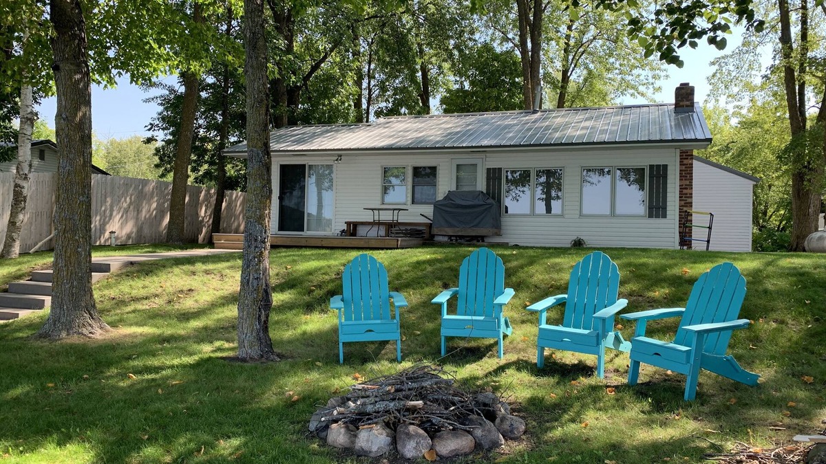Osakis Cabin | Fish Hook Cabin-Cozy cabin on Lake Osakis with sunsets, fishing & nature abound