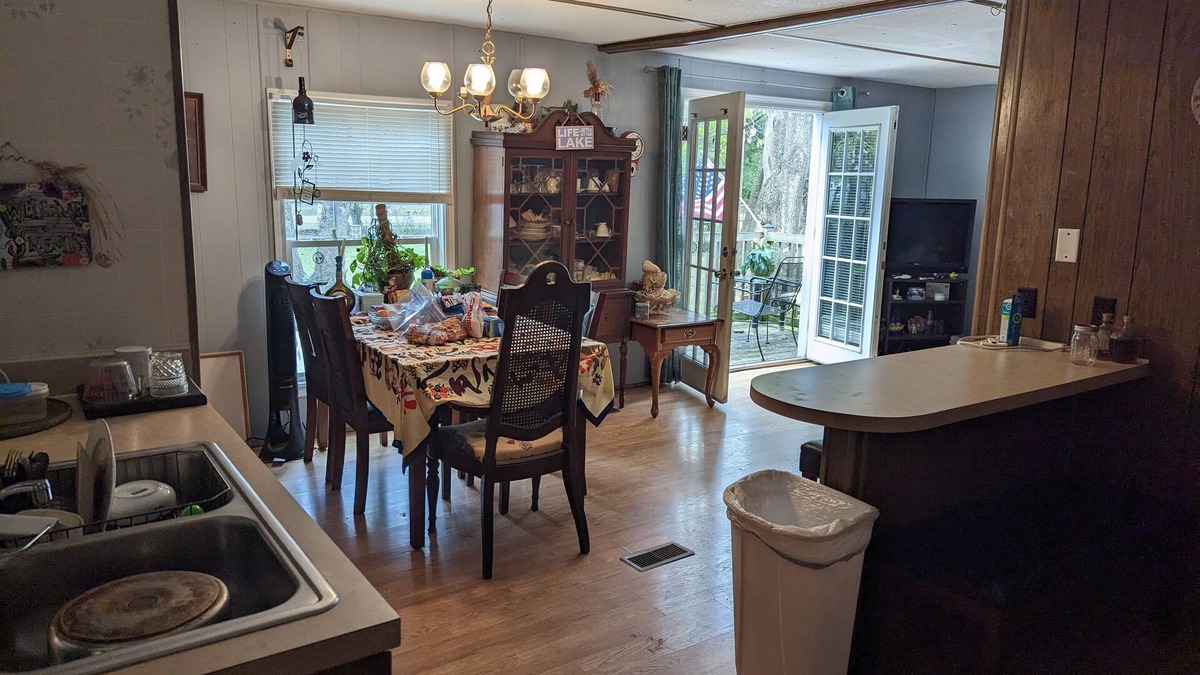 Russellville House | Fish house on canal at lake Moultrie sc private landing