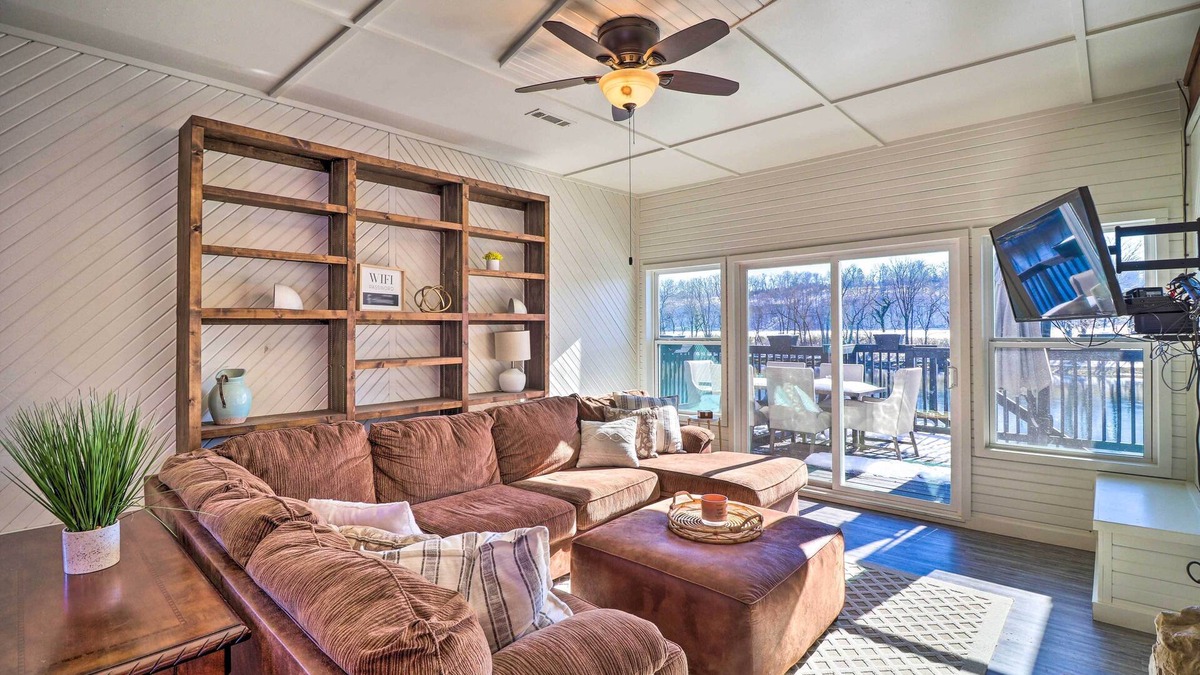Cotter House | 'Fish House' w/Deck, Fire Pit & River Views