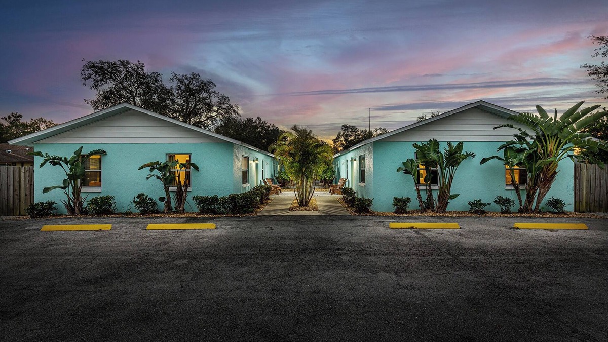 Tarpon Springs Apartment | Fish in Lake Tarpon or the Gulf of America!