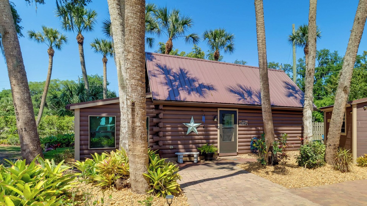 Okeechobee Cabin | Fish On-Site: Okeechobee Cabin w/Pool Access