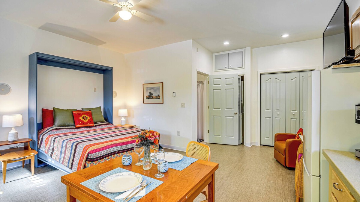 Trail Apartment | Fish, Raft & Hike: Southwest OR Couple’s Retreat!