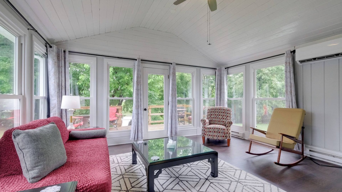 Colonial Beach House | Fish, Relax & Enjoy Lake Views: Colonial Beach Gem