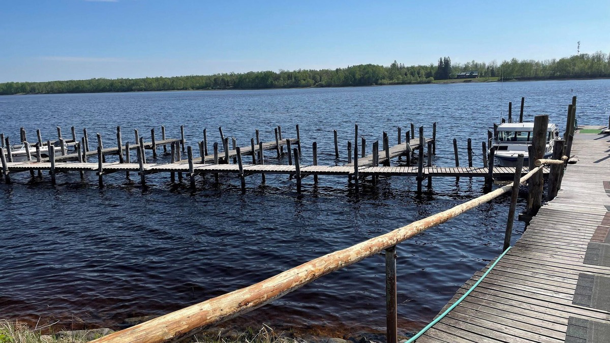 Baudette Cabin | Fisherman Base Camp on Rainy River - 5 Mins to the Lake!