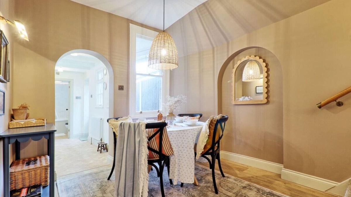 Leigh-on-Sea Cottage | Fisherman's Cottage Old Leigh