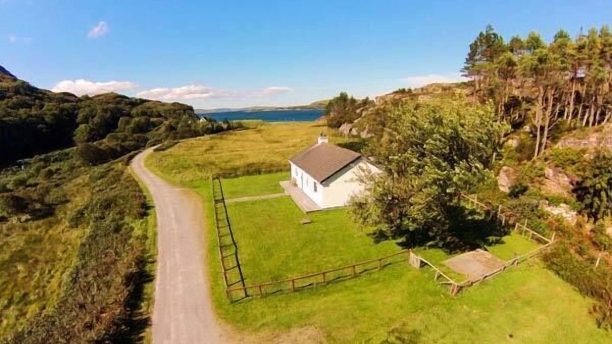 Ullapool Cottage | FISHERMAN'S COTTAGE, family friendly, with open fire in Ullapool