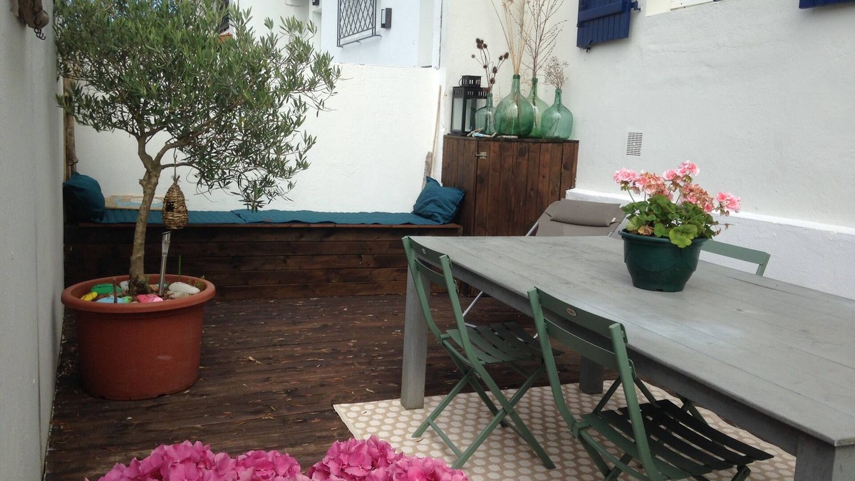 Ciboure House | Fisherman's cottage in town center, walking distance to beach