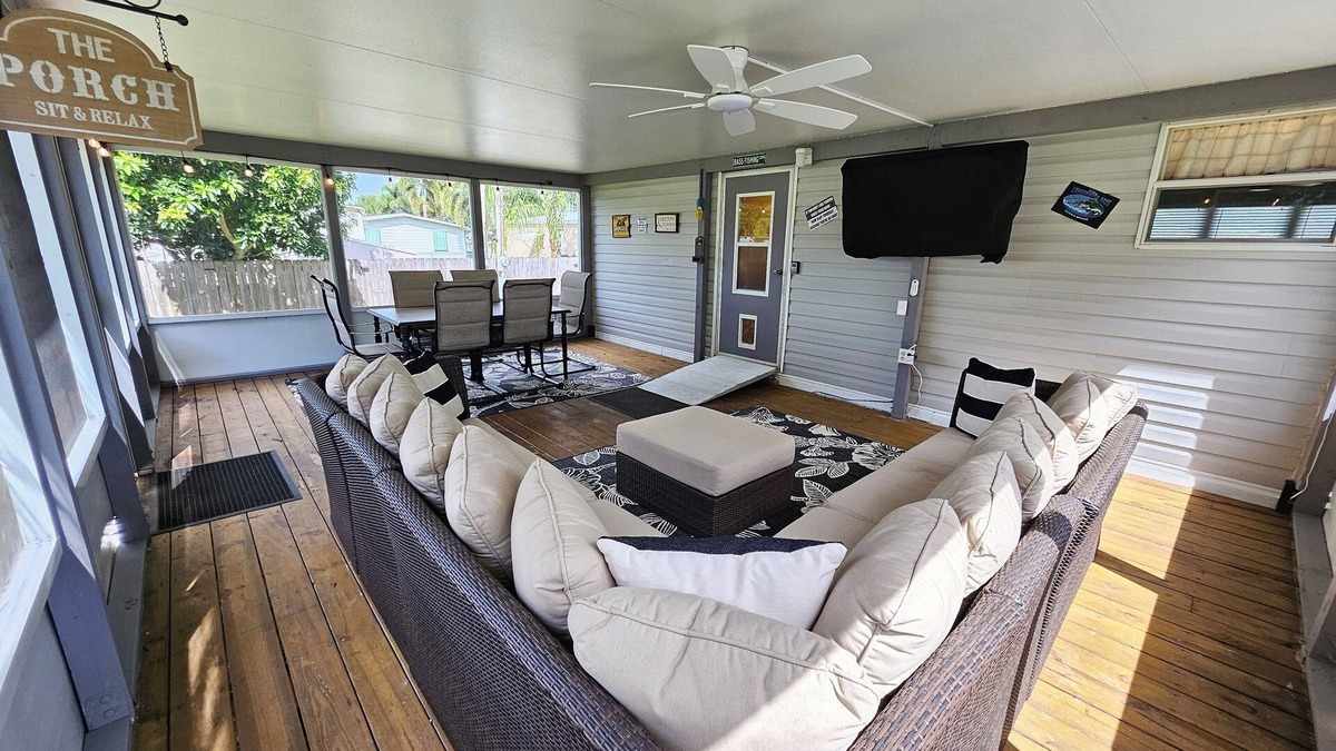 Taylor Creek House | FISHERMAN'S HIDEAWAY! Waterfront home on canal in Okeechobee!