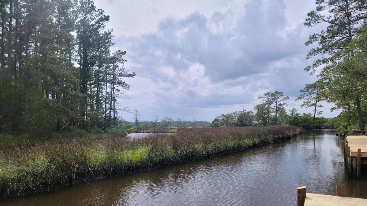 Cedar Point House | Fisherman's Paradise / Sleeps 9 / Waterfront