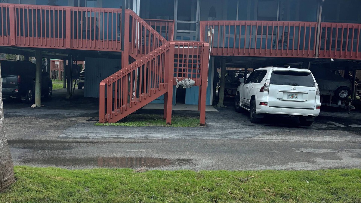 Everglades City Condo | Fisherman's retreat, cozy 1 bedroom condo, sleeps 4, in peaceful Everglades City