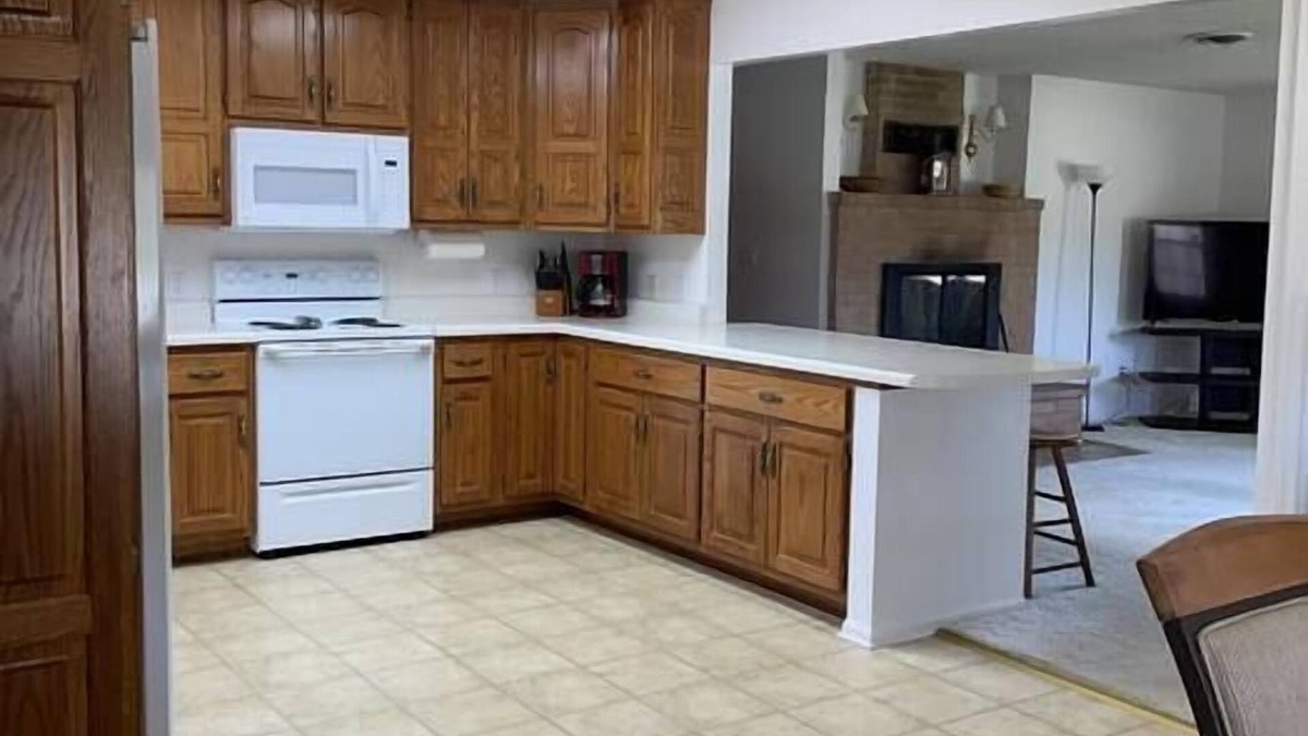 Clinton House | Fisherman's Roost by Bucksaw Marina, Truman Lake