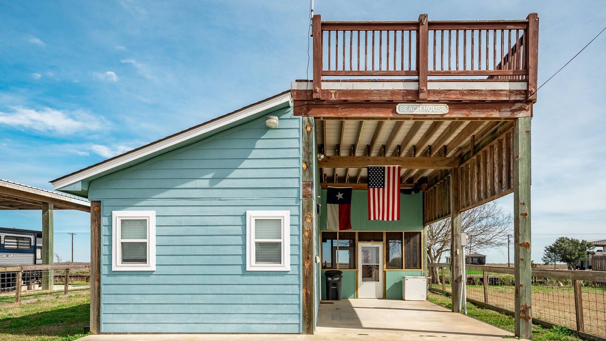 Cedar Lane House | Fisherman/woman's Dream, Waterfront 1Bdrm/1Bath Home