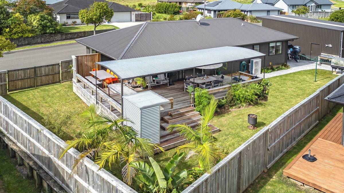 Coromandel House | Fishermans Delight - Modern Comfort & Style – Walk to Town, Cafés & the Pub