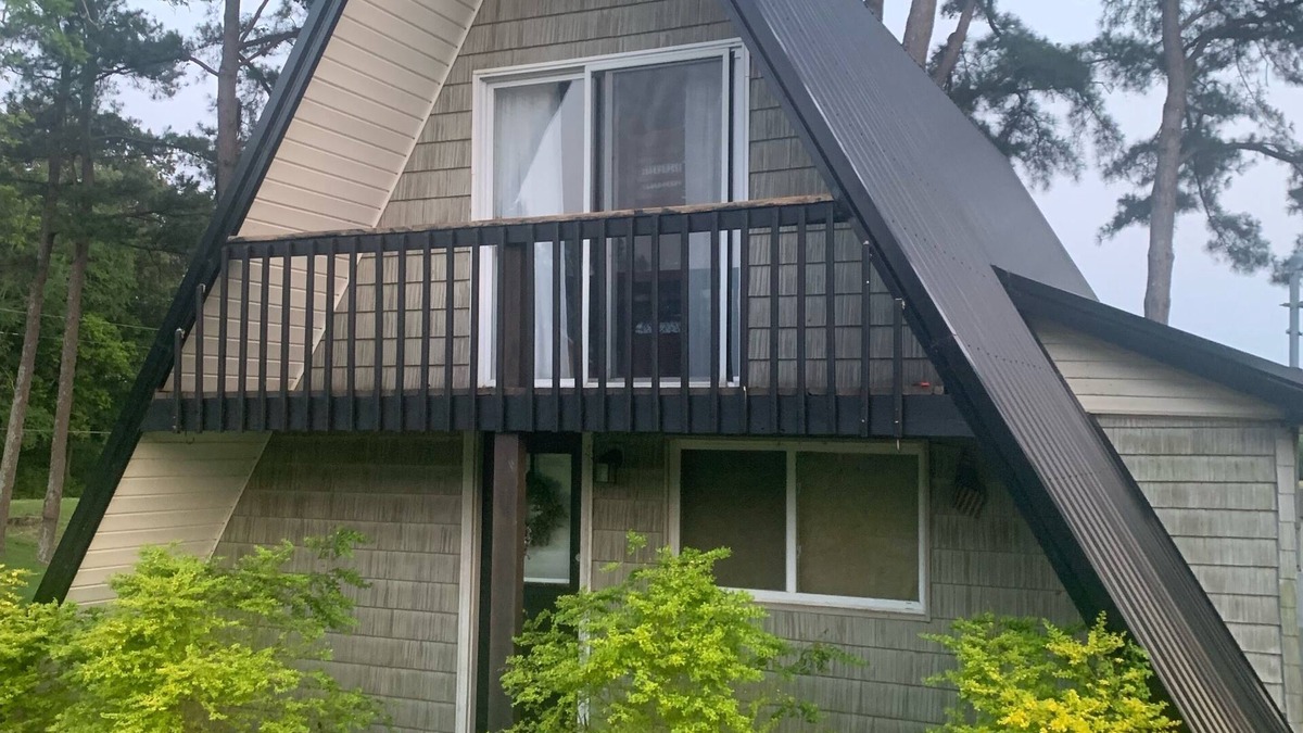 Springville House | Fisherman’s Paradise 3-bedroom lake house with WiFi, AC in Springville, TN.
