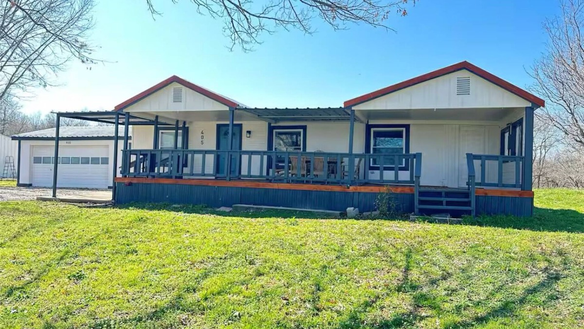 Navarro County House | Fisherman’s View! Located at Richland Chambers Lake