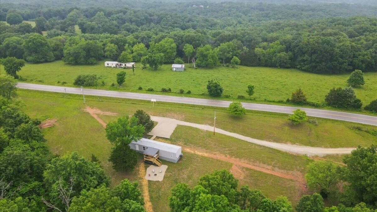 Barnett House | Fishermen, Side by side riders! 3bed 2bath with xtra Parking! Close to lake&loop