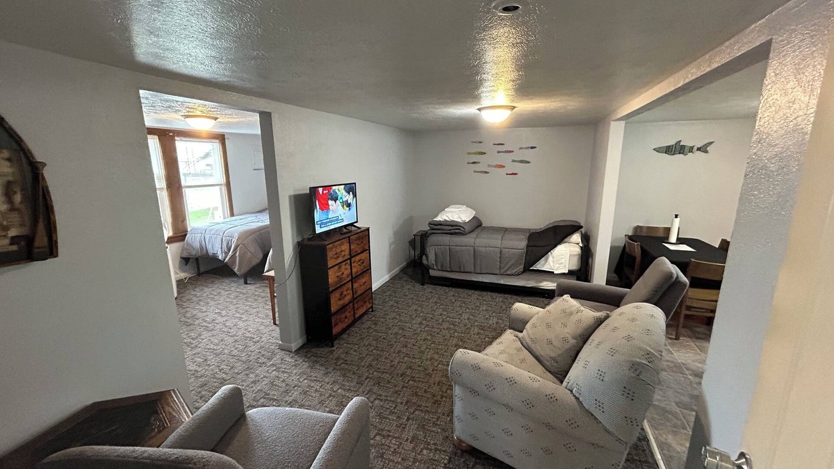 Gypsum Apartment | Fishermen’s Denn, close to Lake Erie Islands, boat ramps, ferries, and marinas
