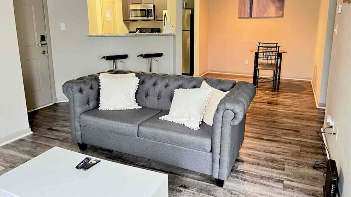 Fishers Apartment | Fishers Get Away Sleeps 4 *Comfy Gel Mattress*