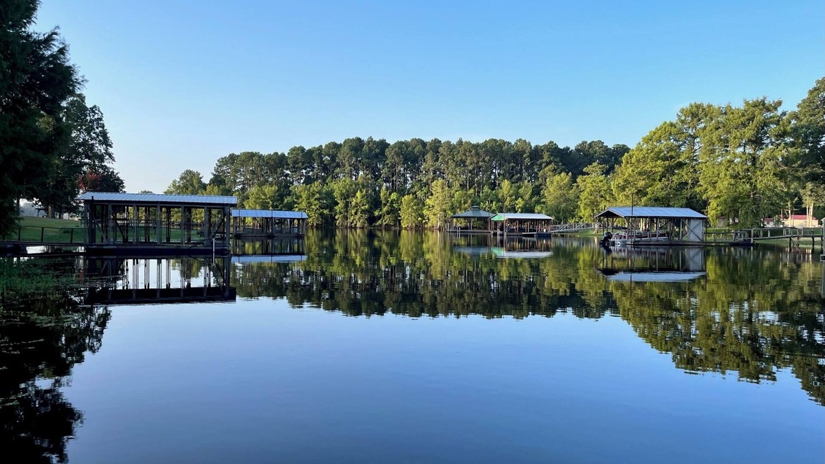 Hemphill House | Fishers Getaway! Direct Lake Access w/Private Dock and Boat Ramp!