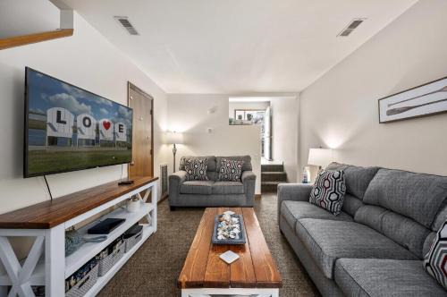 Deep Hole House | Fishhook Hideaway