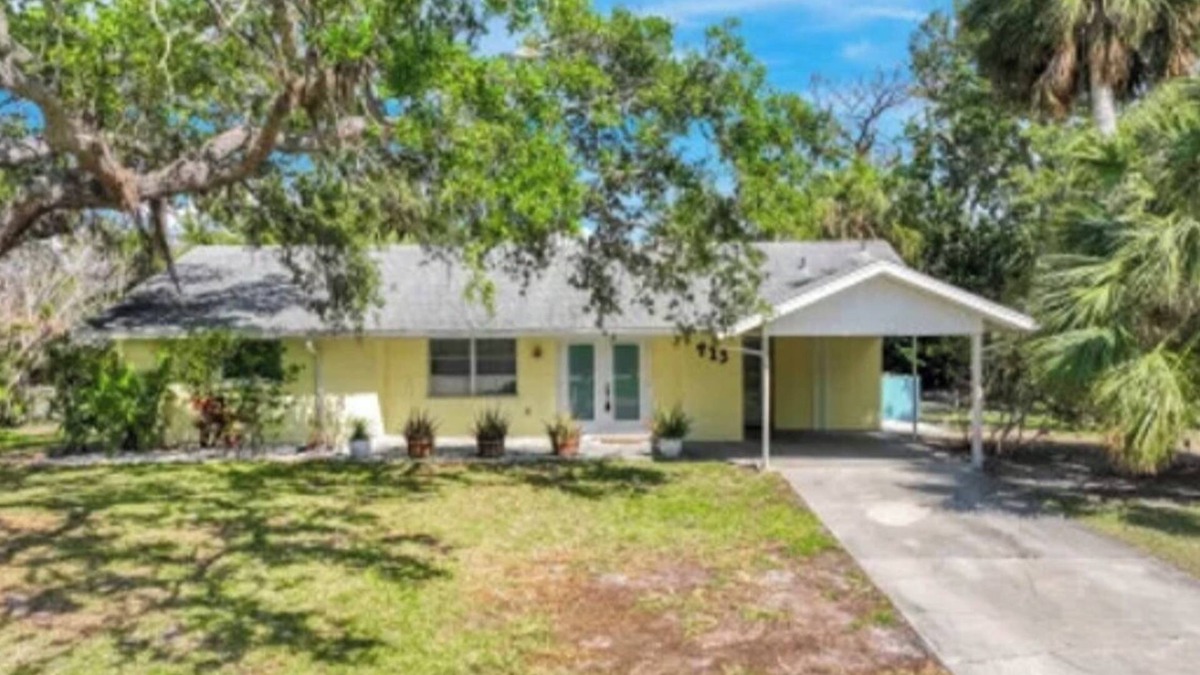 Laurel House | Fishing and Seashell Paradise in Nokomis Beach