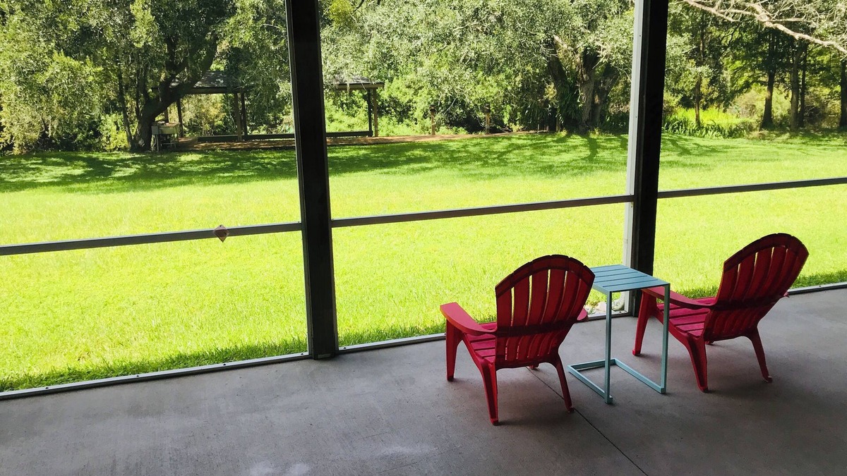 Historic Downtown Kissimmee Condo | Fishing Kayak paradise beside Lake Tohoa Family Pet Friendly