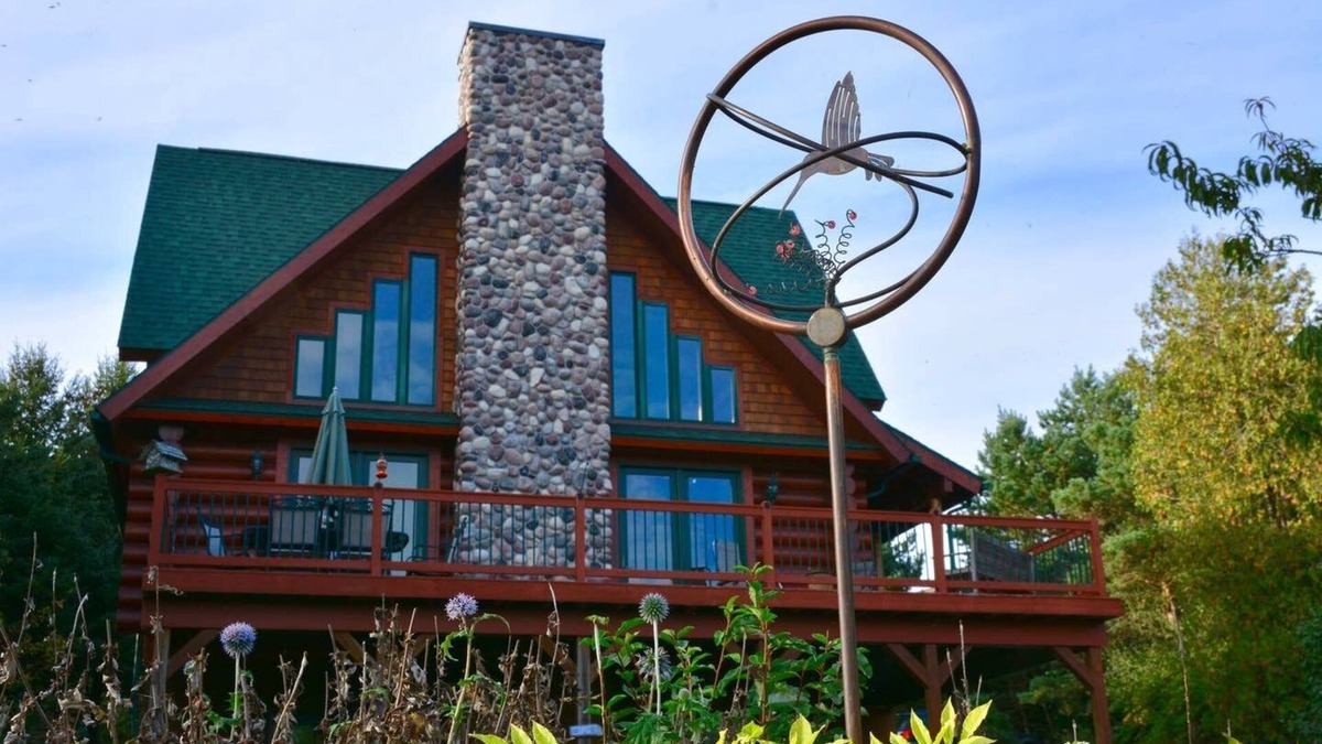 Leland House | Fishtown Lodge - Cozy Leland Log Cabin Home - Quiet location but close to town