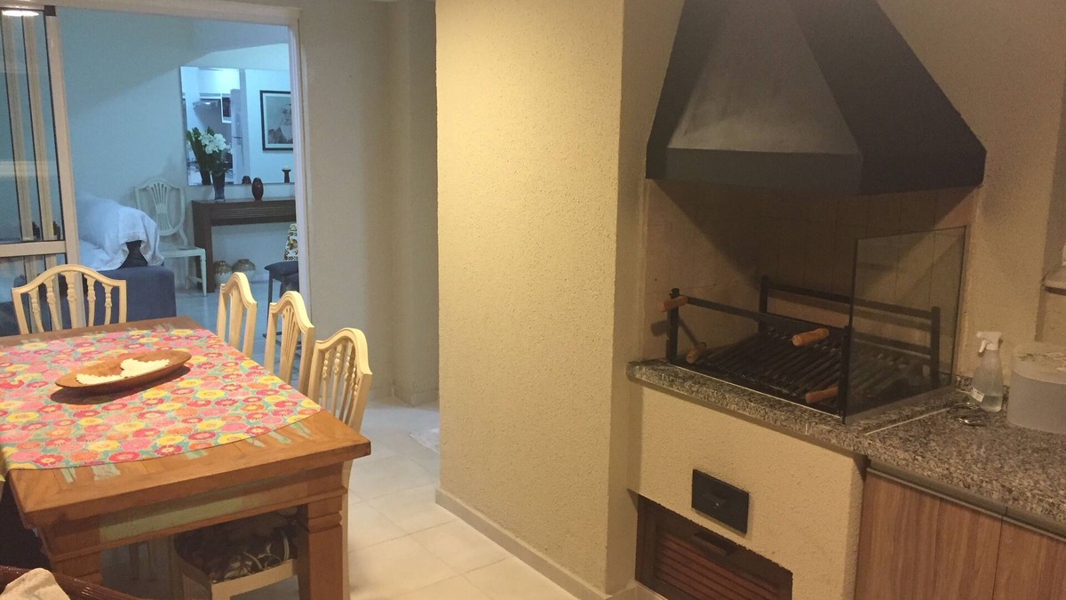 Pitangueiras Apartment | Fit with Gourmet Balcony, 150m from the beach, 3 bedrooms with air, pool and barbecue