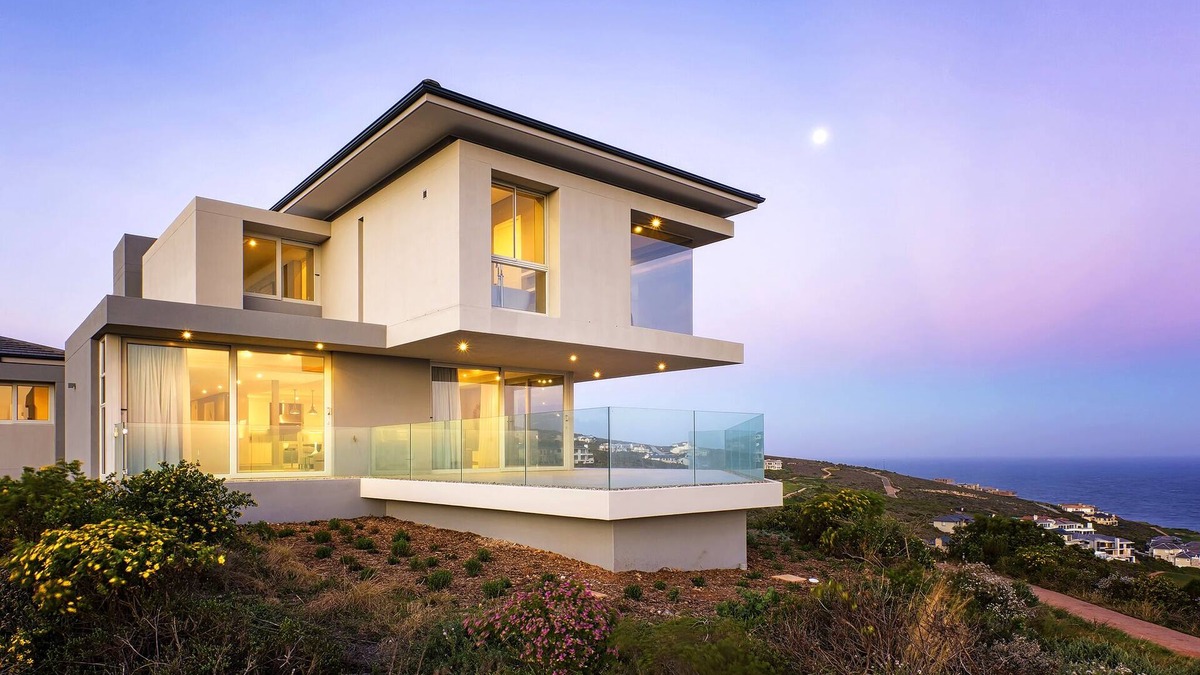 Pinnacle Point House | Five * 4-bedroom house on SA's best golf course. Best views on the estate.
