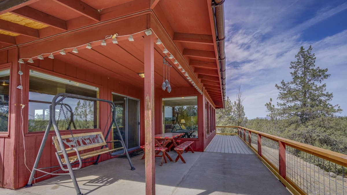 Redmond Cabin | Five Acres on Deschutes Riverfront - Near Fishing, Skiing, & Hiking