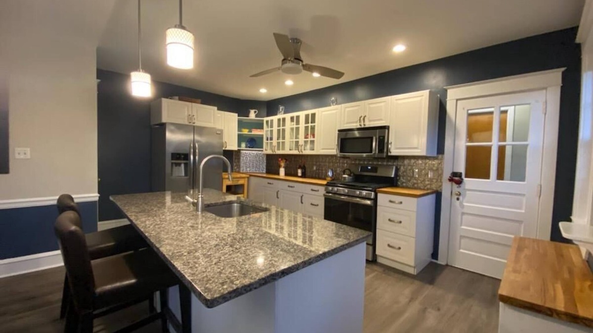 Narberth House | Five bedroom 2.5 Bath Main Line charmer with hot tub in Narberth.