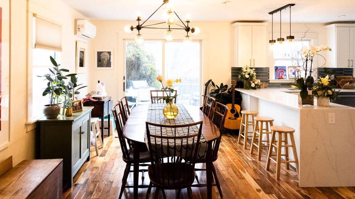Larchmont House | Five Bedroom Family Home in Larchmont - Guest Suite and Large Yard