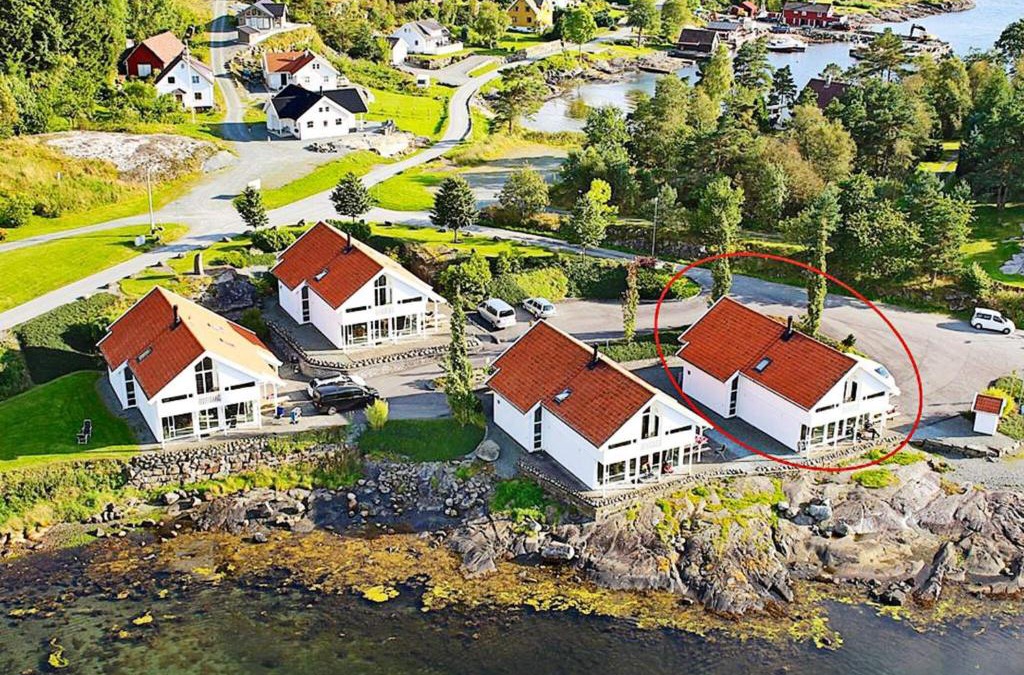 Jelsa House | Five-Bedroom Holiday home in Jelsa 1