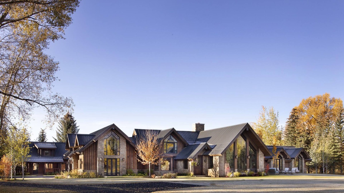 John Dodge Villa | Five-Bedrooms Total with Open Space and Views