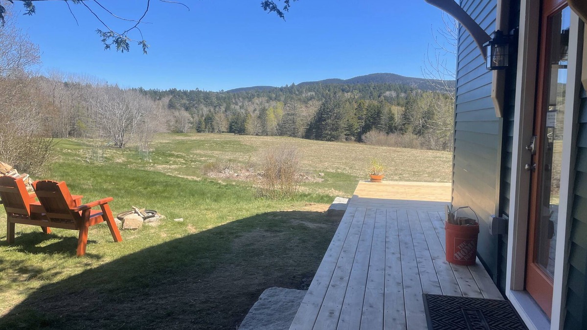 Seal Cove Apartment | Five minute walk to Acadia National Park! Come stay at Adi's Mountain View