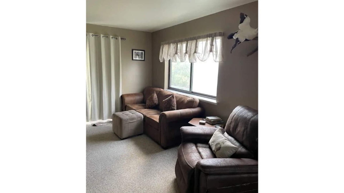 Pigeon Cottage | Five minutes from Caseville on the canal to the bay!