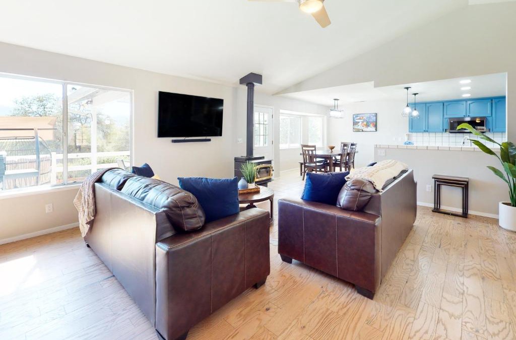 Oakhurst House | Five Oaks Circle Ranch