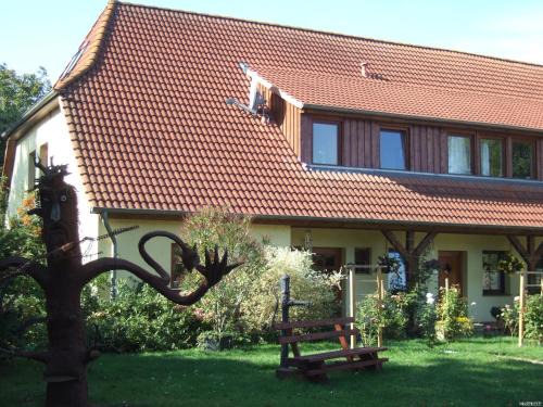 Hohenkirchen Apartment | Five Oaks - Weisse Wohnung