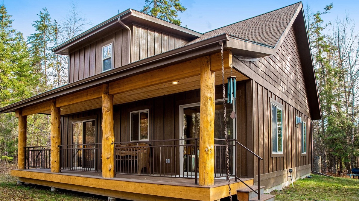 Bigfork Cabin | Five separate cabins ideal for a group getaway, near Flathead Lake & Glacier