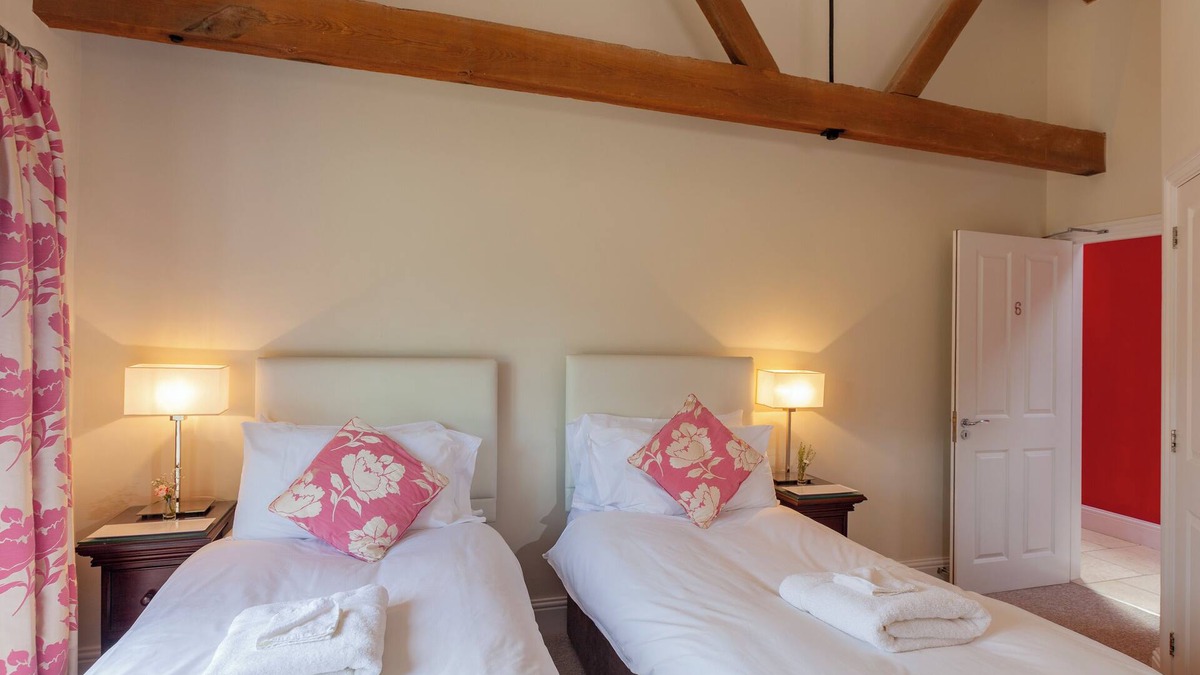 Fakenham House | Five Star, Gold Awarded, Barn Conversion In Beautiful Norfolk Hamlet