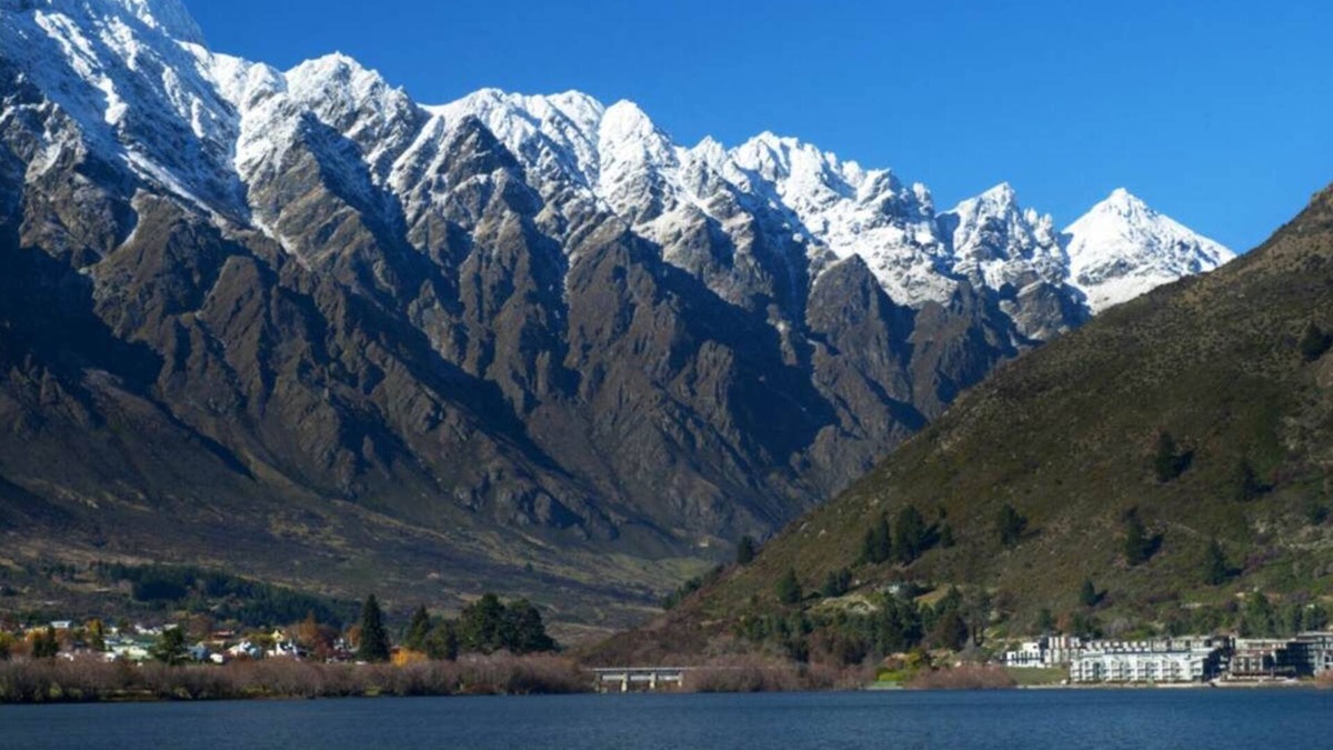 Frankton Apartment | Five Star Luxury Kawarau Penthouse!