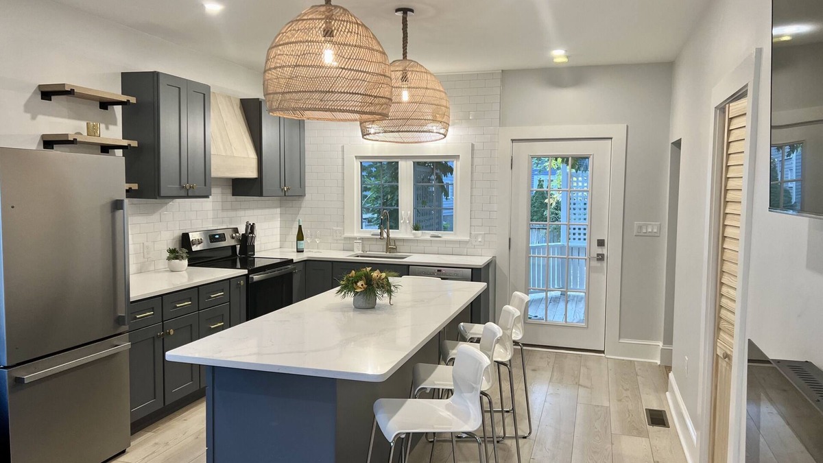 Marblehead House | Five Star Multi family Home in Marblehead. Prime location!