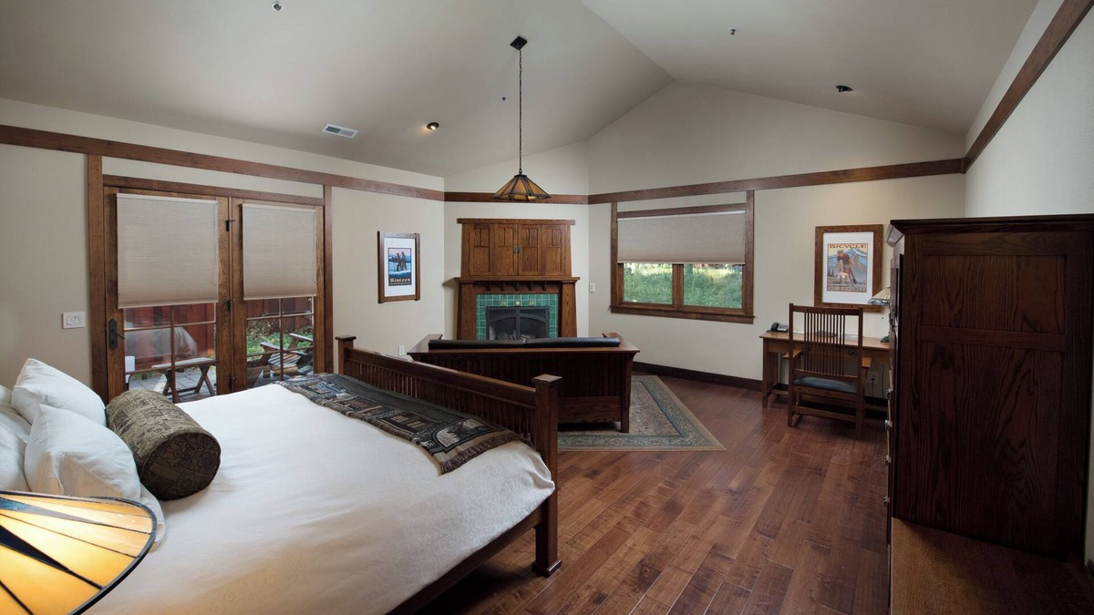 Sisters Cabin | FivePine Lodge & Cabins - Classic Cabin