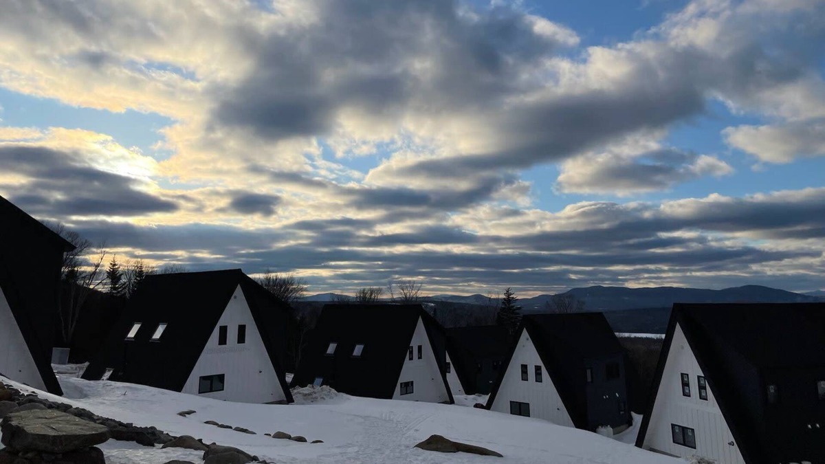 Rangeley House | Fjällstuga - Ski In/Out home on Saddleback Mountain