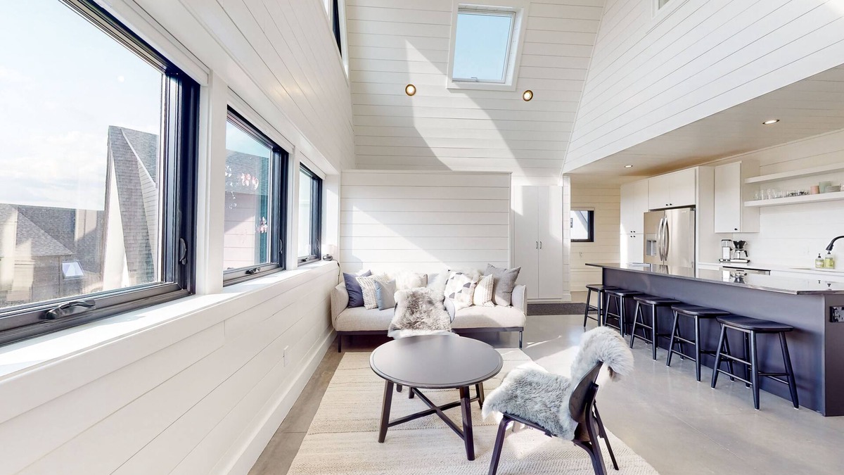 Rangeley House | Fjallstuga | Ski-in/ski-out A-frame with mountain/lake views, patio & fireplace