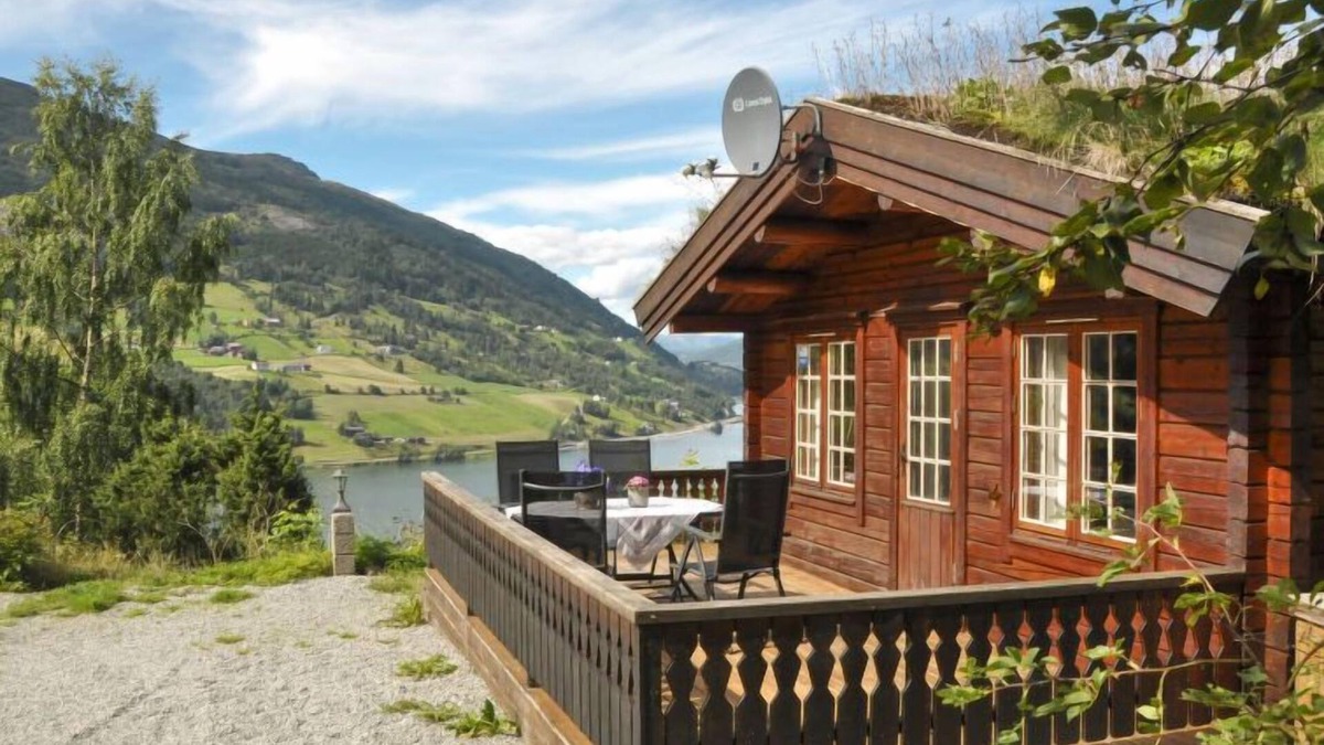 Olden House | Fjordblick I by Interhome