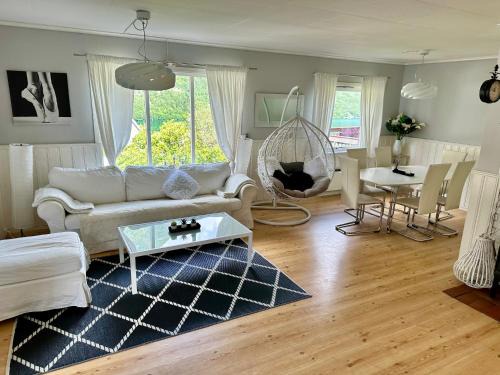 Ardalstangen House | FjordNest Årdalstangen