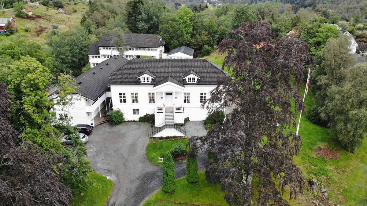 Fotlandsvag Hotel | FjordSlottet Hotell