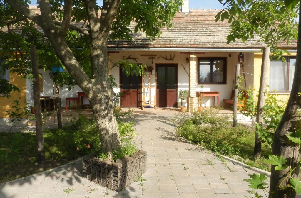Tass House | Flóra Vendégház Tass
